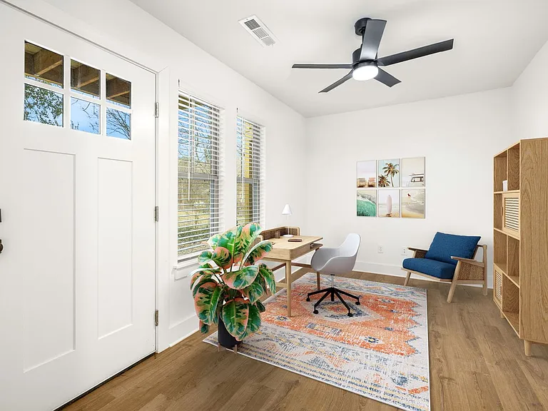 Luxury One Bedroom Townhome Available Now! - In The Heart Of Fayetteville — Photo 8