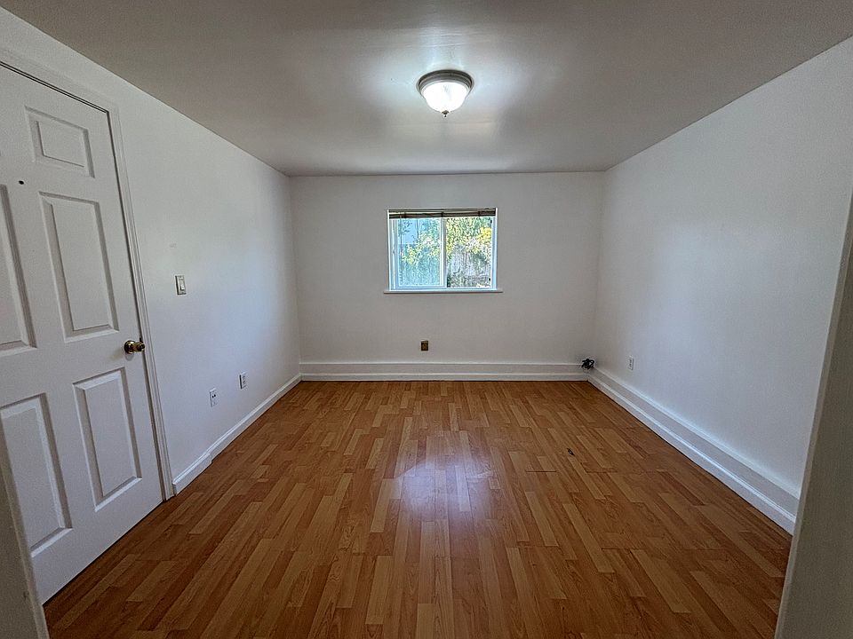 1st image of 96 Lake Meadow Dr