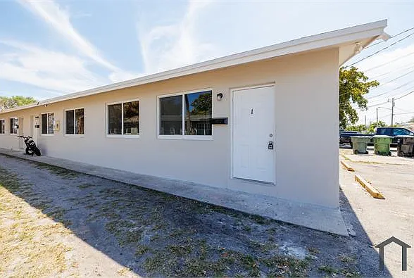 404 NW 4th Ave #1 — Photo 2
