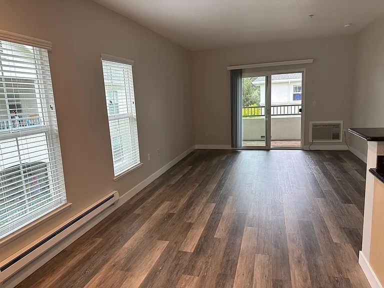 Catalina Luxury Apartments — Photo 11