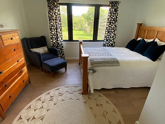 Guest bedroom