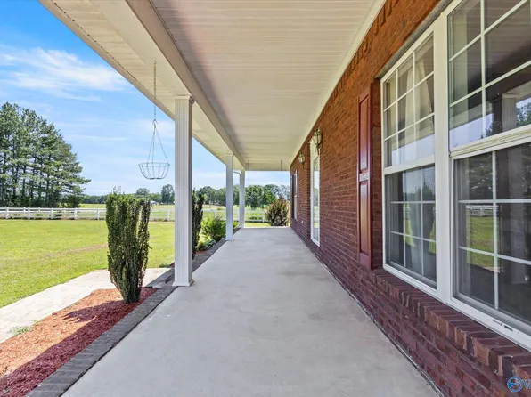 2456 Hine St S, Athens, AL 35611