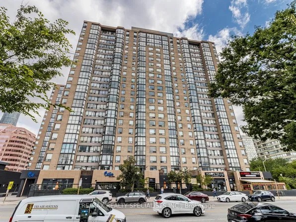 285 Enfield Pl #2107, Mississauga, ON L5B 3Y6