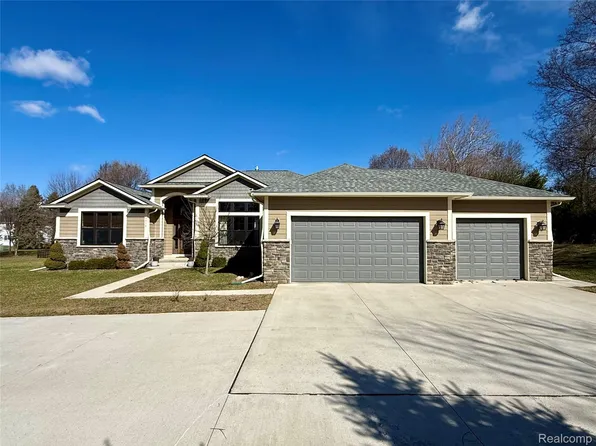 3510 Textile Rd, Saline, MI 48176