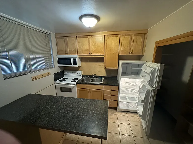 1547 Wynne Ave #8 — Photo 16