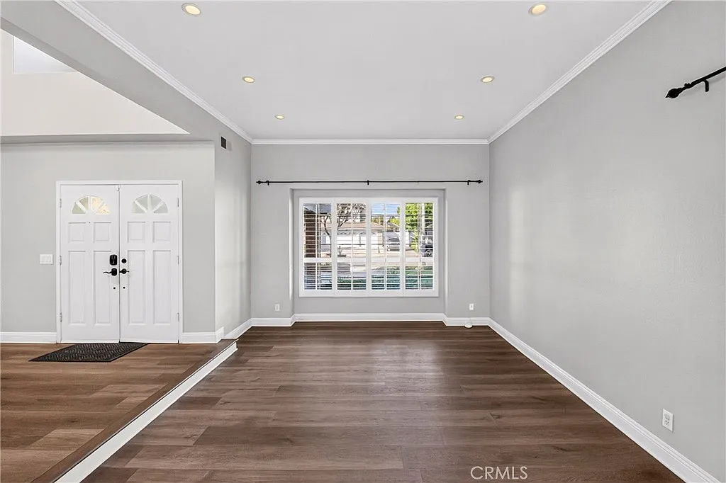 5 bed, 2833 sqft, $6,500 — Photo 4