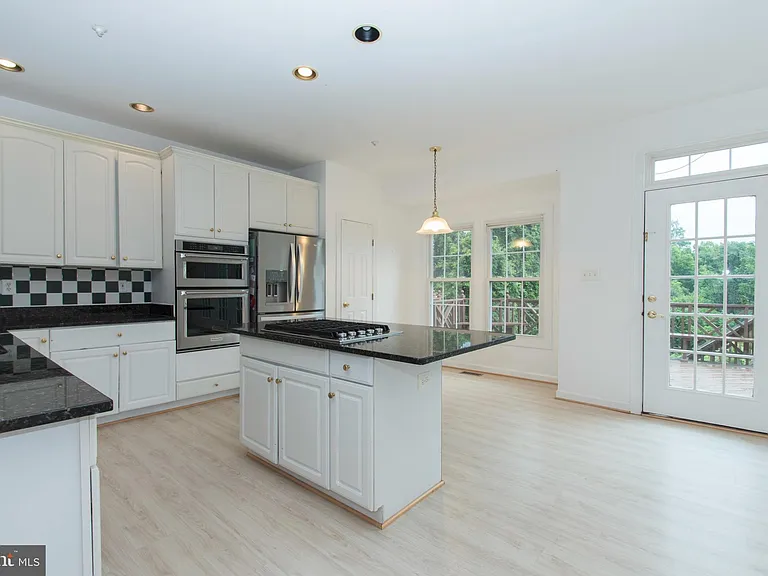 13559 Flowerfield Dr — Photo 9