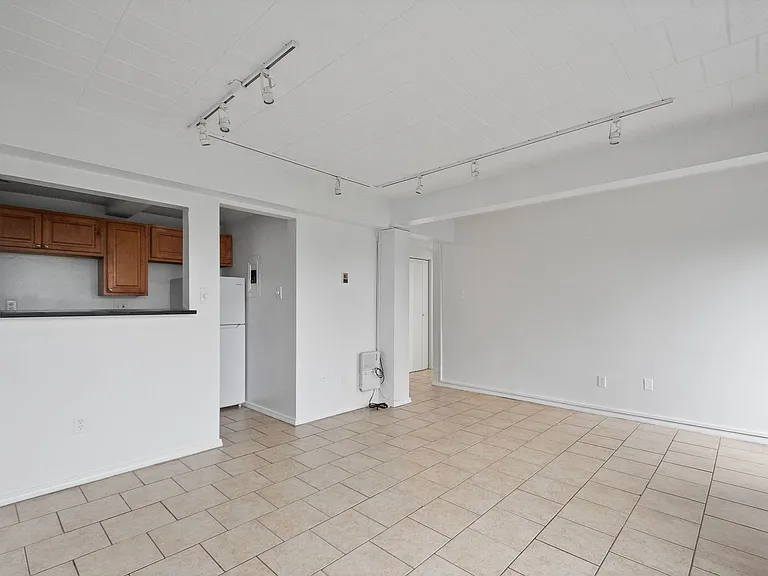 Penn Towers Apartments — Photo 17