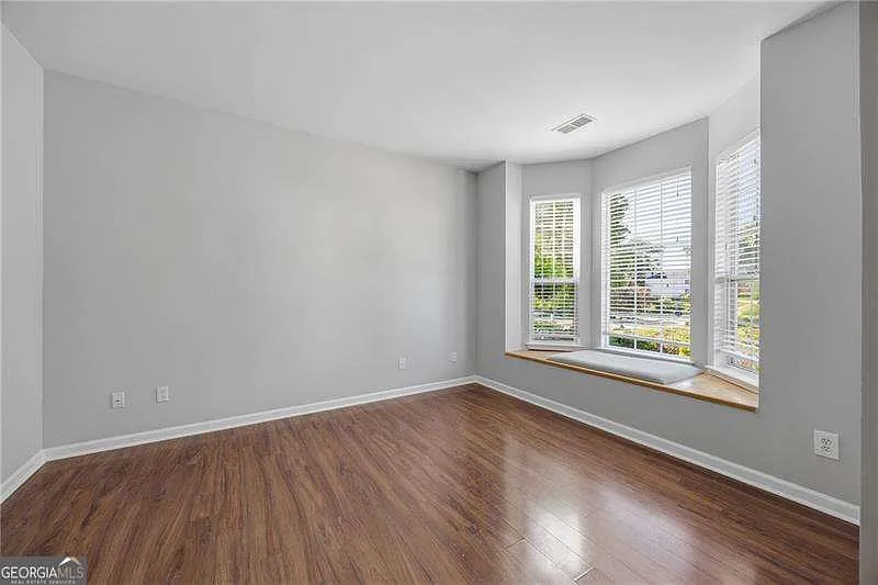 4 bed, 2.5 bath, $2,650 — Photo 4