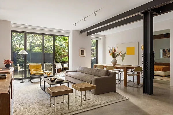 Living room, photo 2