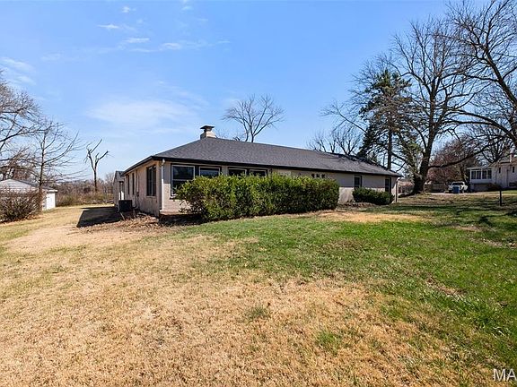 5th image of 3666 McKibbon Rd