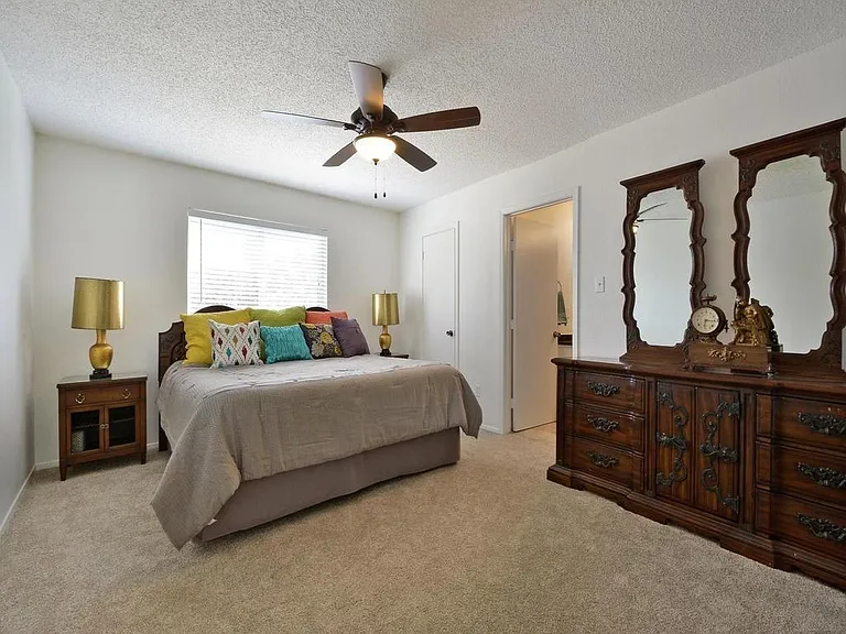 3805 Tattershall Ln — Photo 9