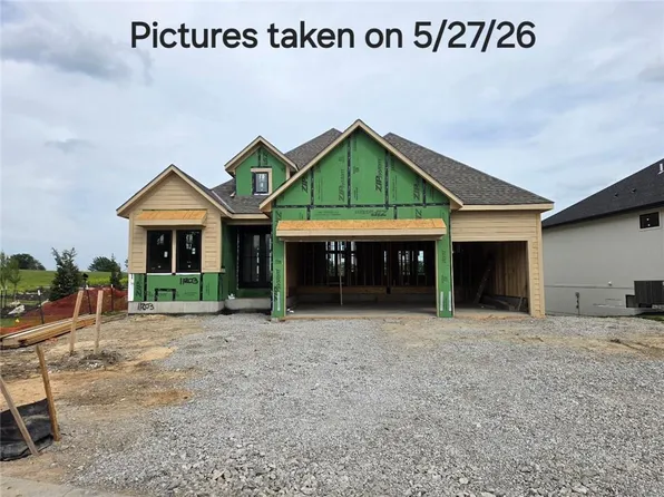 11203 S Sunray Dr, Olathe, KS 66061