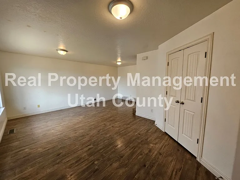 1708 E Ridgefield Rd — Photo 16