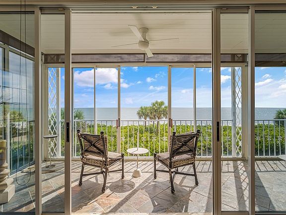 3rd image of 250 Ocean Rd APT 2D