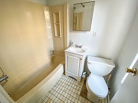 4th image of 442 E 115th St #1R