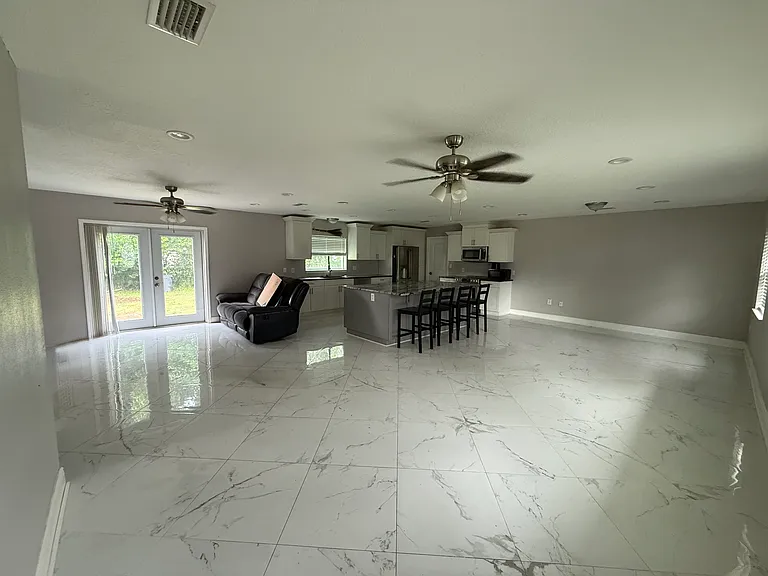 Living area/ Front entrance