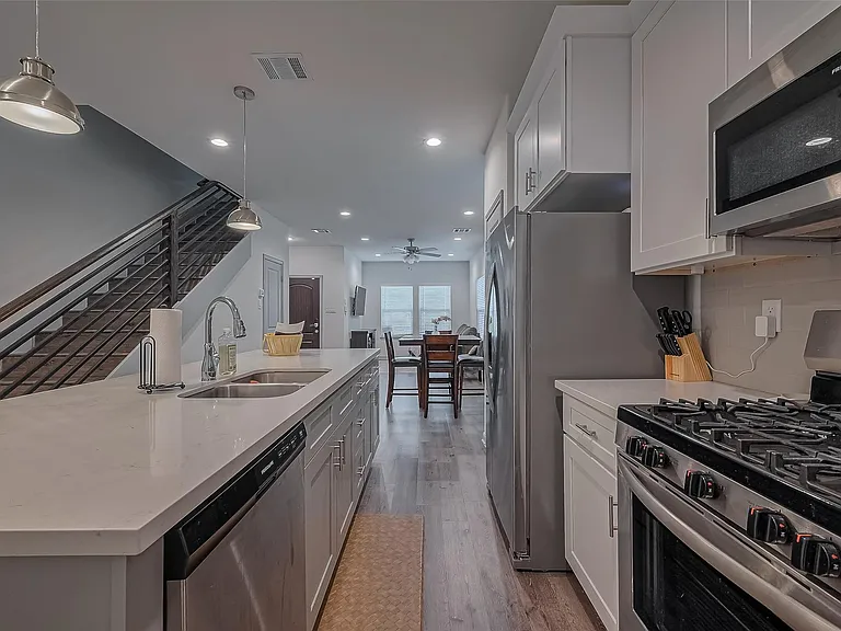 3540 Rebecca St — Photo 14