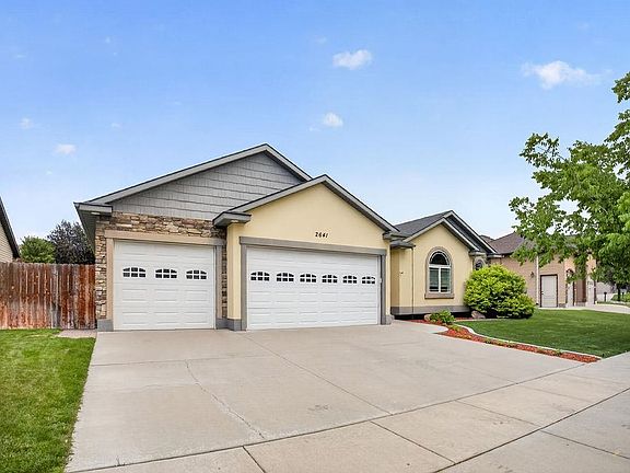 5th image of 2641 Hillview Dr