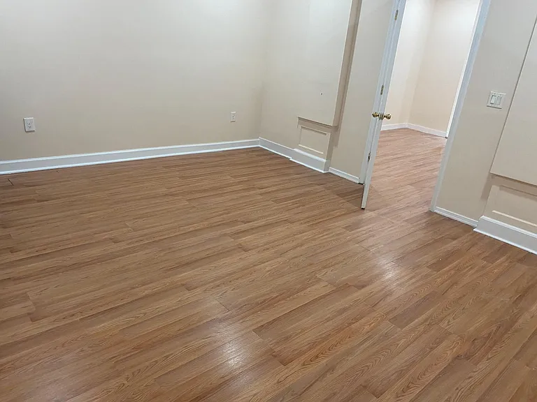 85 Clifton Ave — Photo 7