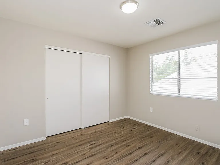 1164 N Naples Dr — Photo 14