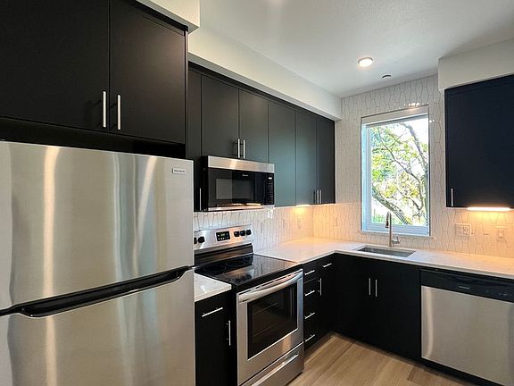 5th image of 1355 N Liberty St #106