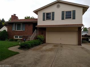 721 Peerless Cir SW, Canton, OH 44706