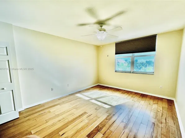 2421 NE 65th St, Fort Lauderdale, FL