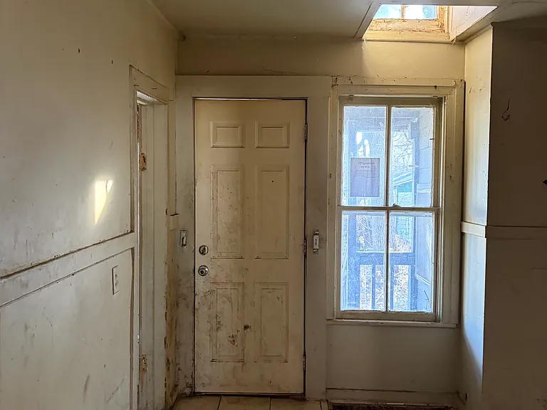 1220 W John H Gwynn Jr Ave — Photo 3