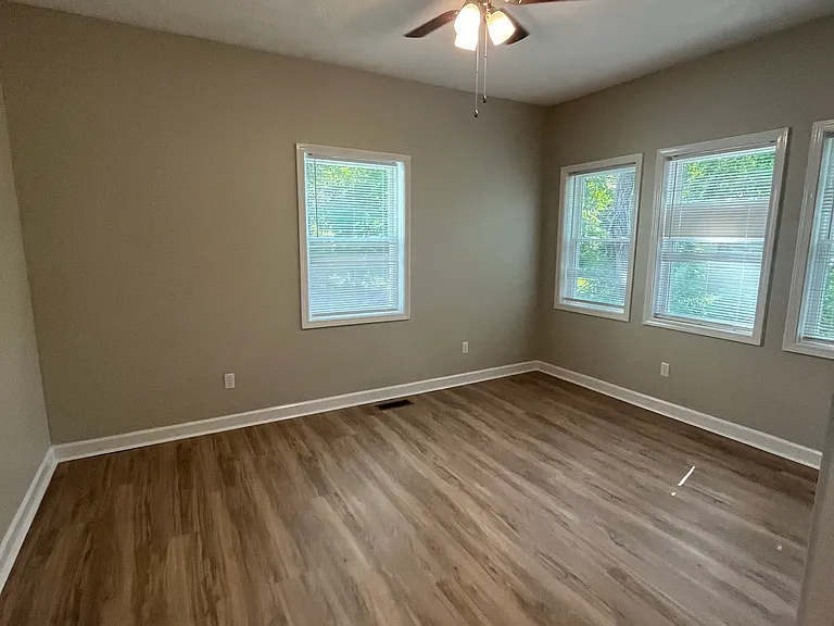 806 White Rose St — Photo 6