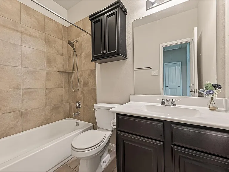 1251 S Maple Dr — Photo 18