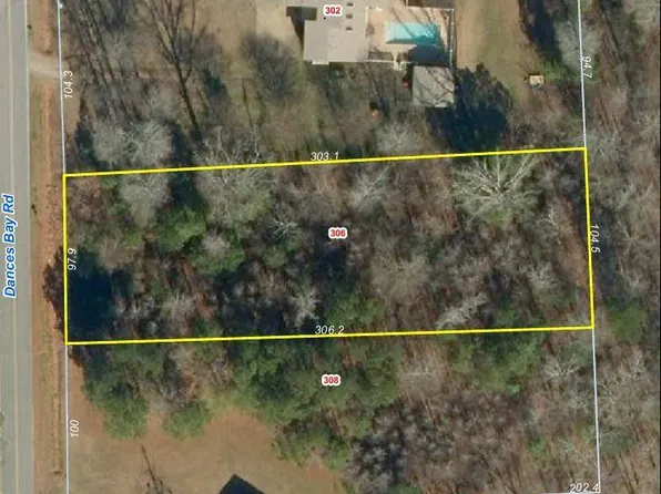 306 Dances Bay Road, Elizabeth City, NC 27909