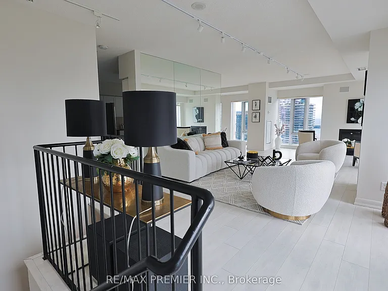 210 Victoria St #4407 — Photo 28