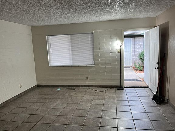 4th image of 516 Madeira Dr SE