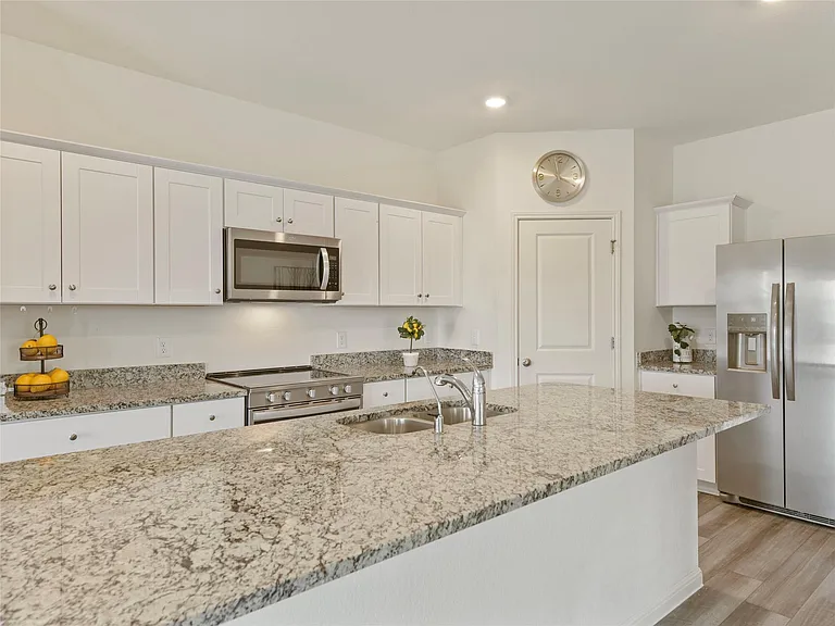 19517 Caymus Dr — Photo 8