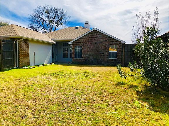 3rd image of 4402 San Fernando Ln