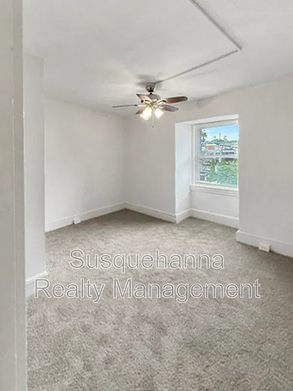 4 bed, 1.5 bath, 1260 sqft, $1,995 — Photo 4