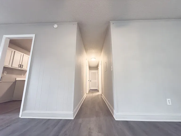 836 White Oak Dr — Photo 6