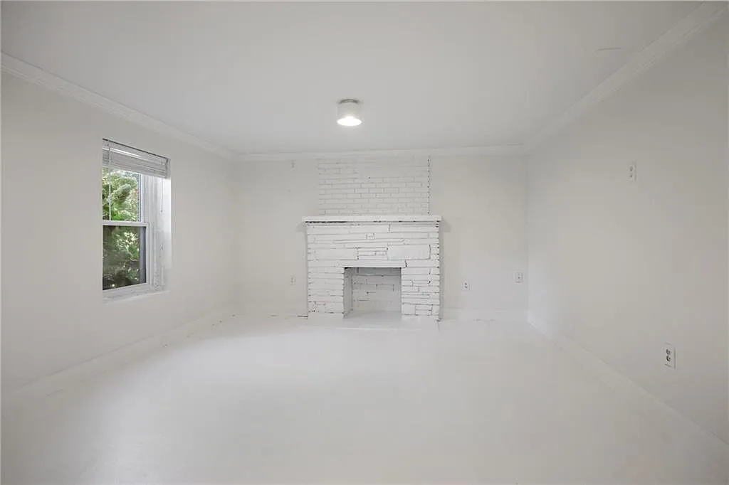 4 bed, 3.0 bath, 2200 sqft, $2,700 — Photo 4