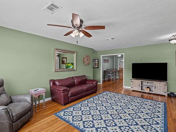 2nd image of 4630 Hudson Rd