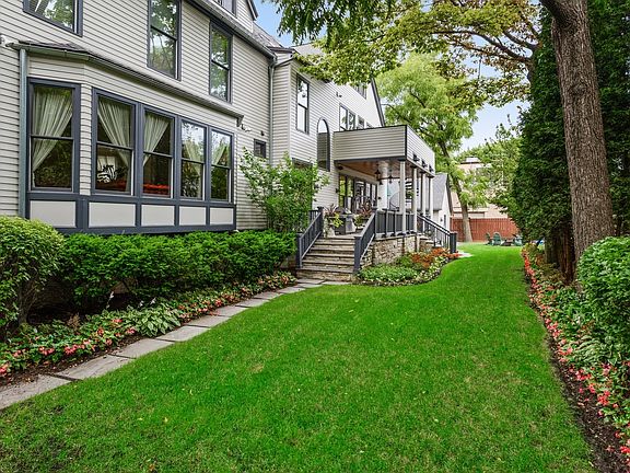 2nd image of 1248 W Montana St