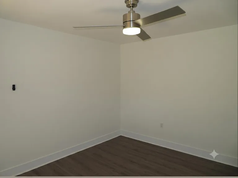 1700 Embassy Dr #708 — Photo 11