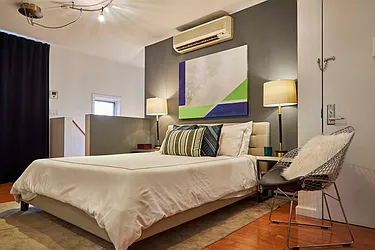 Rented by R New York