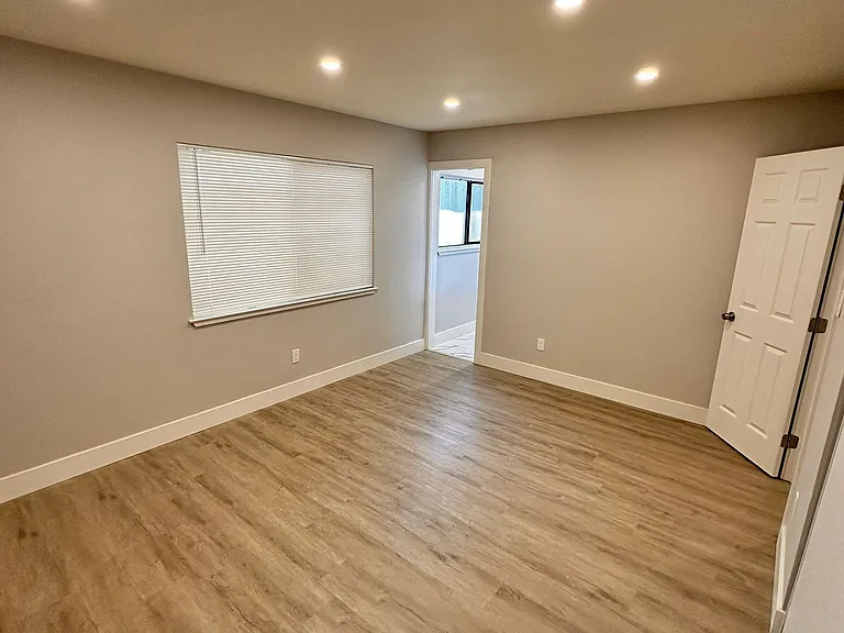 1218 W El Camino Ave — Photo 15