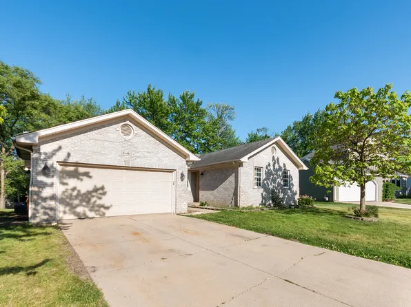 3S161 Lakeview Ct, Warrenville, IL 60555