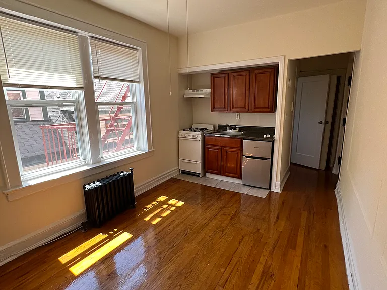 30 Lenox Ave — Photo 4