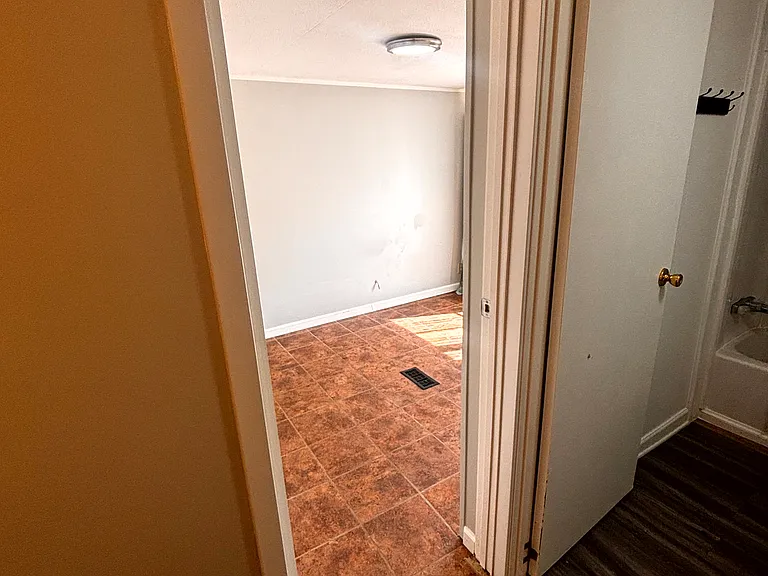 35 Sargent St — Photo 7