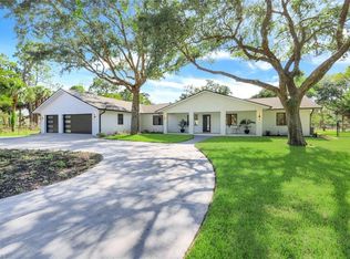 675 27th St SW, Naples, FL 34117