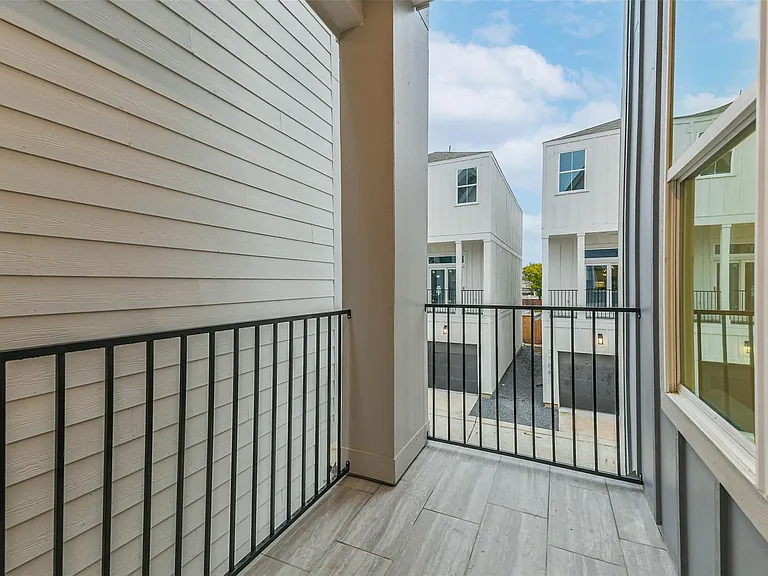 7709 Earl Rudder Way — Photo 32