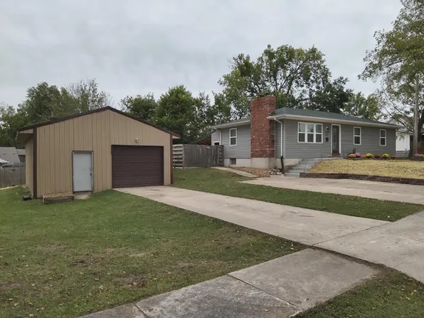 111 S Brinkerhoff St, Moberly, MO 65270